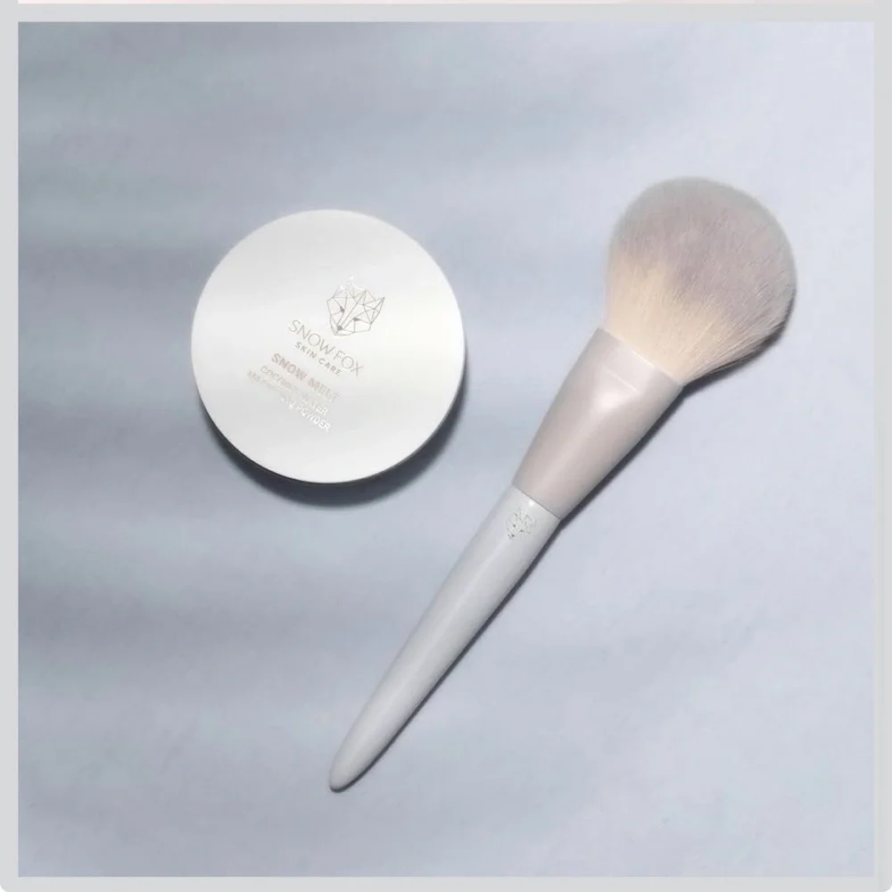 Soft White Powder Brush - Large Fluffy Face Brush